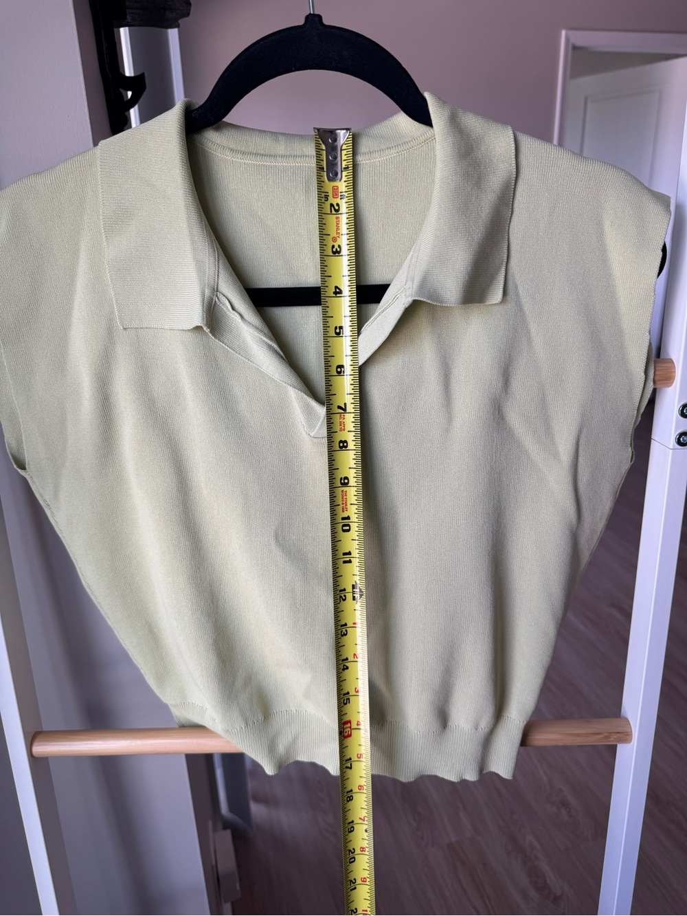 Dazy-Less Collared V-Neck Sleeveless Pale Green Crop Top | Size L | Old Money - Picture 5 of 6